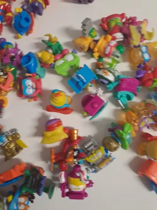 Lote dd Superthings y muñecos Sonic