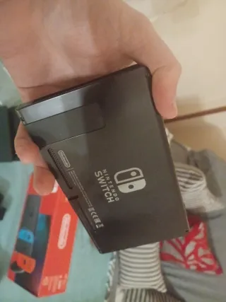 Nintendo Switch + Estuche de Viaje