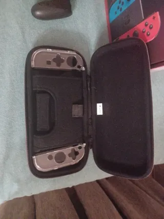 Nintendo Switch + Estuche de Viaje