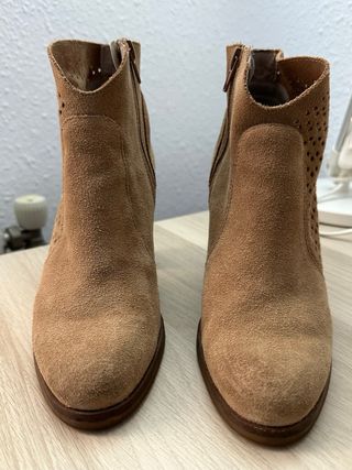 Botines de piel Salsa camel tacón