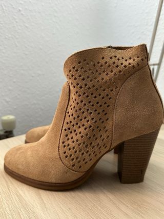 Botines de piel Salsa camel tacón