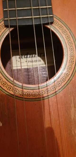 In vendita due chitarre