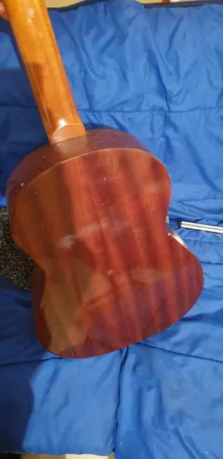 In vendita due chitarre