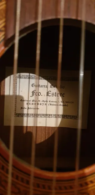 In vendita due chitarre