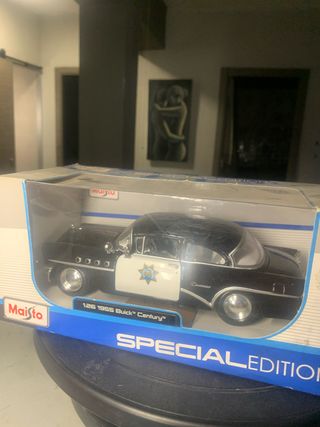 Maisto 1955 Buick Century Policía 1/24