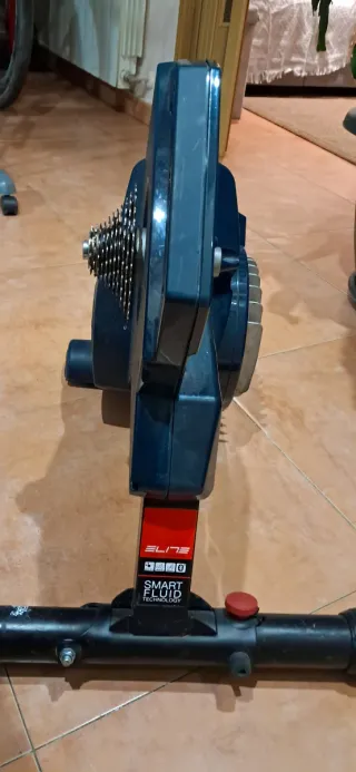 Rodillo interactivo de entrenamiento bicicleta