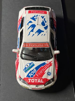 Scalextric Peugeot 106 MAXI