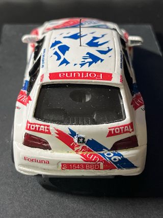 Scalextric Peugeot 106 MAXI