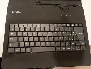 Funda eVitta con Teclado USB para Tablet 9.7-10.1
