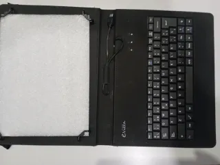 Funda eVitta con Teclado USB para Tablet 9.7-10.1