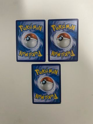 Cartas Pokémon: Chikorita, Bulbasaur, Pikachu