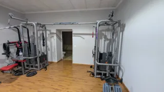 Máquina multiestación poleas, remo y jalón