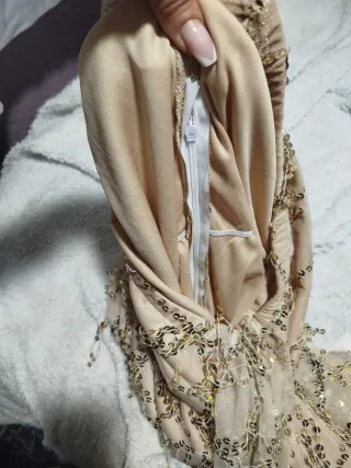 Vestido fiesta lentejuelas beige y dorado