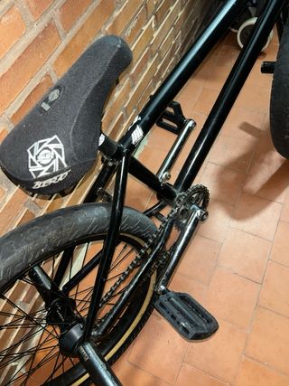 Bicicleta BMX Negra