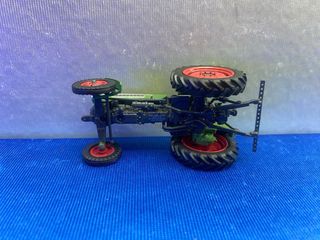 TRACTOR DE MINIATURA FENDT FARMER 2 ESCALA 1:43