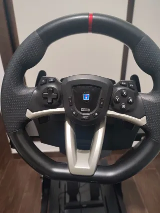 Volante Hori con Pedales y soporte metálico