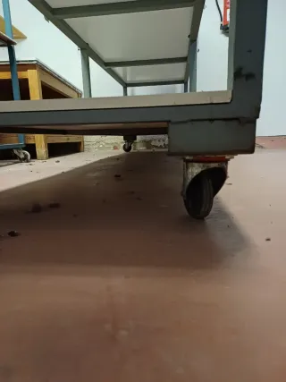 Estantería Metálica y Madera