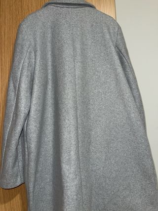 Abrigo Bershka gris talla M