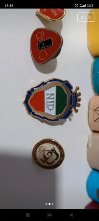 Lote 5 Pins NID e Coração a 1 euro tot