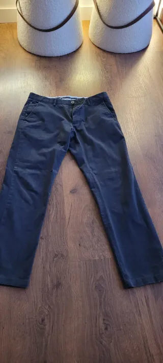 Pantalón chino Massimo Dutti azul.  Talla 42