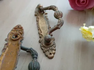 2 Tiradores antiguos metal dorado