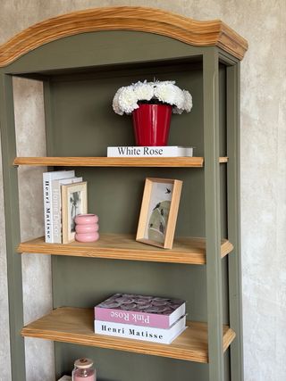 Estantería de madera