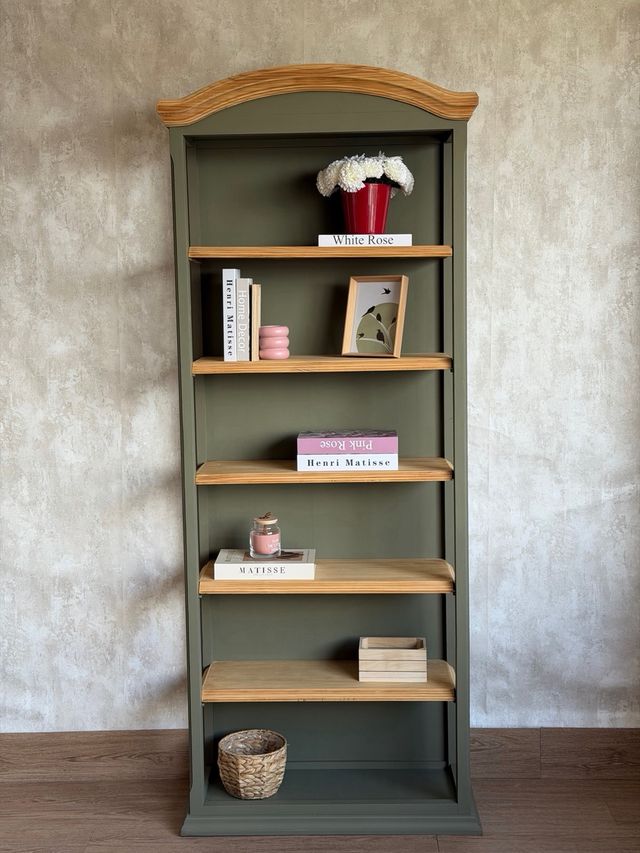 Estantería de madera