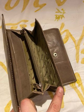 Lote Cartera Mujer y álbum CD s