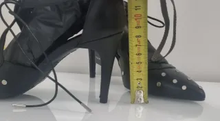 Zapatos Martinelli Negros con Tachas y Cordones