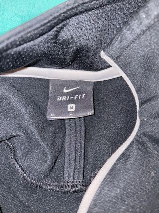 Chaqueta deportiva Nike negra 1/4 cremallera