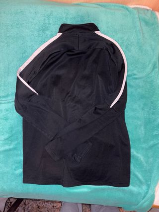 Chaqueta deportiva Nike negra 1/4 cremallera