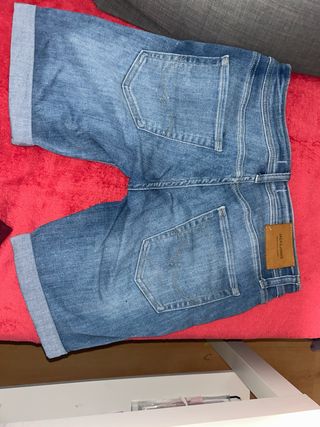 Pantalón corto vaquero roto verano