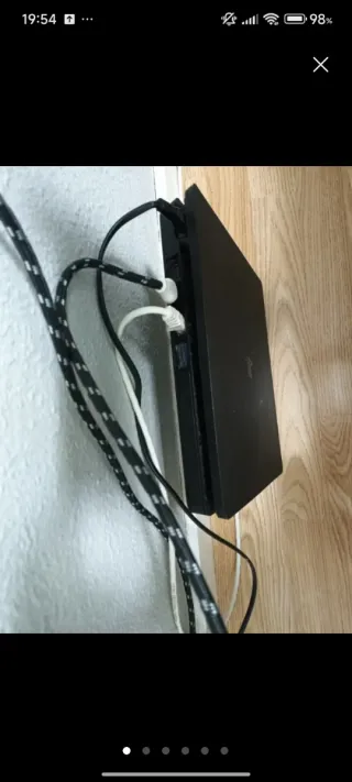 SE VENDE PS4 NO NEGOCIABLE TMB SE CAMBIA X IPHONE!