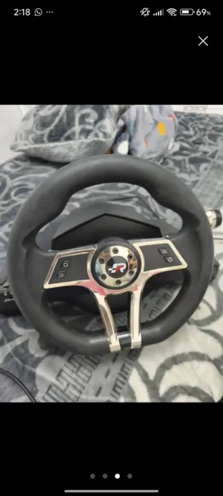 SE VENDE PS4 NO NEGOCIABLE TMB SE CAMBIA X IPHONE!