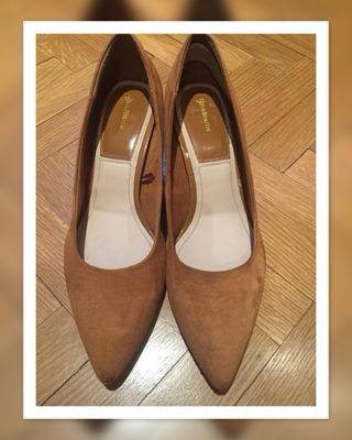 STRADIVARIUS zapatos de tacón medio