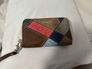 Monedero Desigual patchwork en petfecto estado