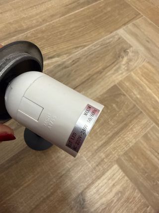 Lampada da parete nera con sfere