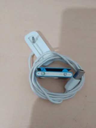 Apple iPod Shuffle Azul y Blanco