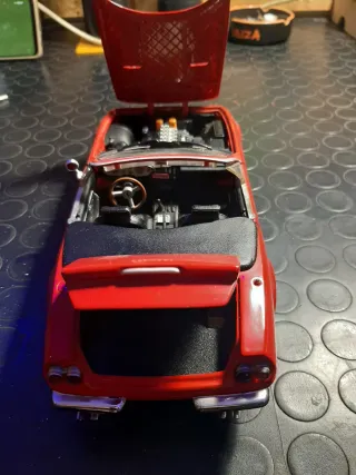 Ferrari 365 Hot Wheels 1:18