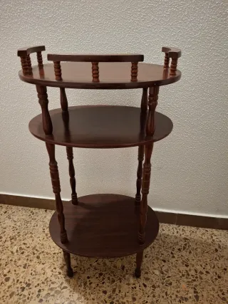 Mesita auxiliar ovalada de madera