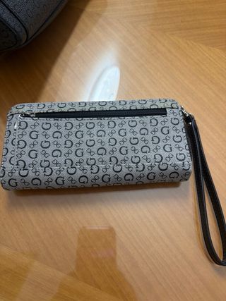 Bolso y monedero Guess estampado G