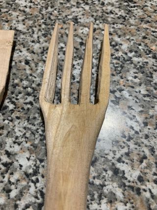 Utensili da cucina paletta e forchettone in legno