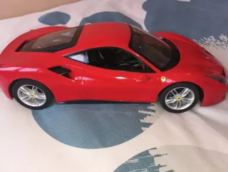 Coche teledirigido Ferrari rojo