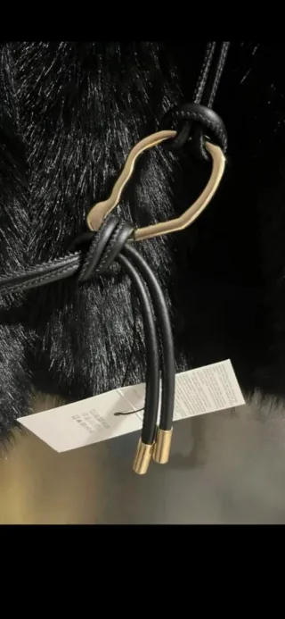 Abrigo pelo cinturón Zara negro