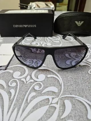 Gafas de sol Emporio Armani Negras
