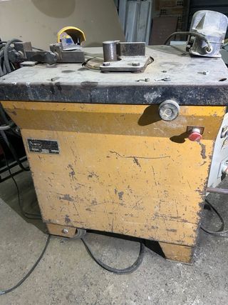 Cortadoras y estribadoras ferralla. Cizallas. Etc