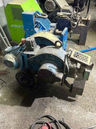 Cortadoras y estribadoras ferralla. Cizallas. Etc