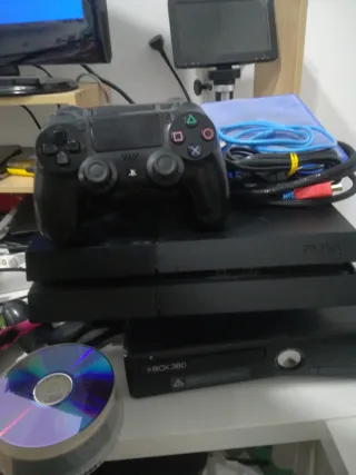 Consola PS4 Fat Negra + 5 Mandos + Juego FC24.