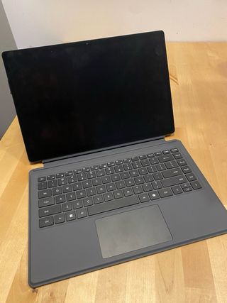 Minisforum V3 SE 3 en 1 (tablet/portátil/monitor)