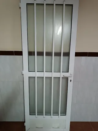 Puerta de aluminio